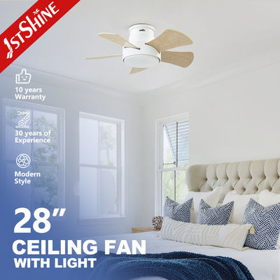 Ahorro de energía ventilador de techo LED de 28 pulgadas para techos bajos Cuerpo metálico y diseño de chorro