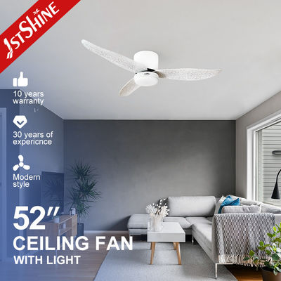Ventilador de techo LED de 52 pulgadas con funcionamiento suave y diseño fluido