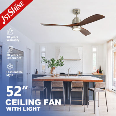 110-240V/50Hz-60Hz Voltado de entrada V ventilador de techo LED con cuerpo metálico y cuchillas de madera sólida