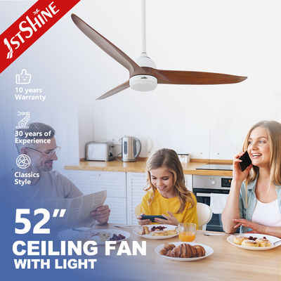 Fan de techo de madera de 52 pulgadas con control remoto inteligente de motor DC reversible ligero